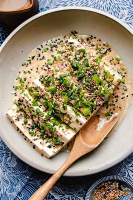  Pangjiao Tofu: Heeft de Romige Textuur van silken tofu de Hartige Complexiteit van Gebraden Varkensvlees?